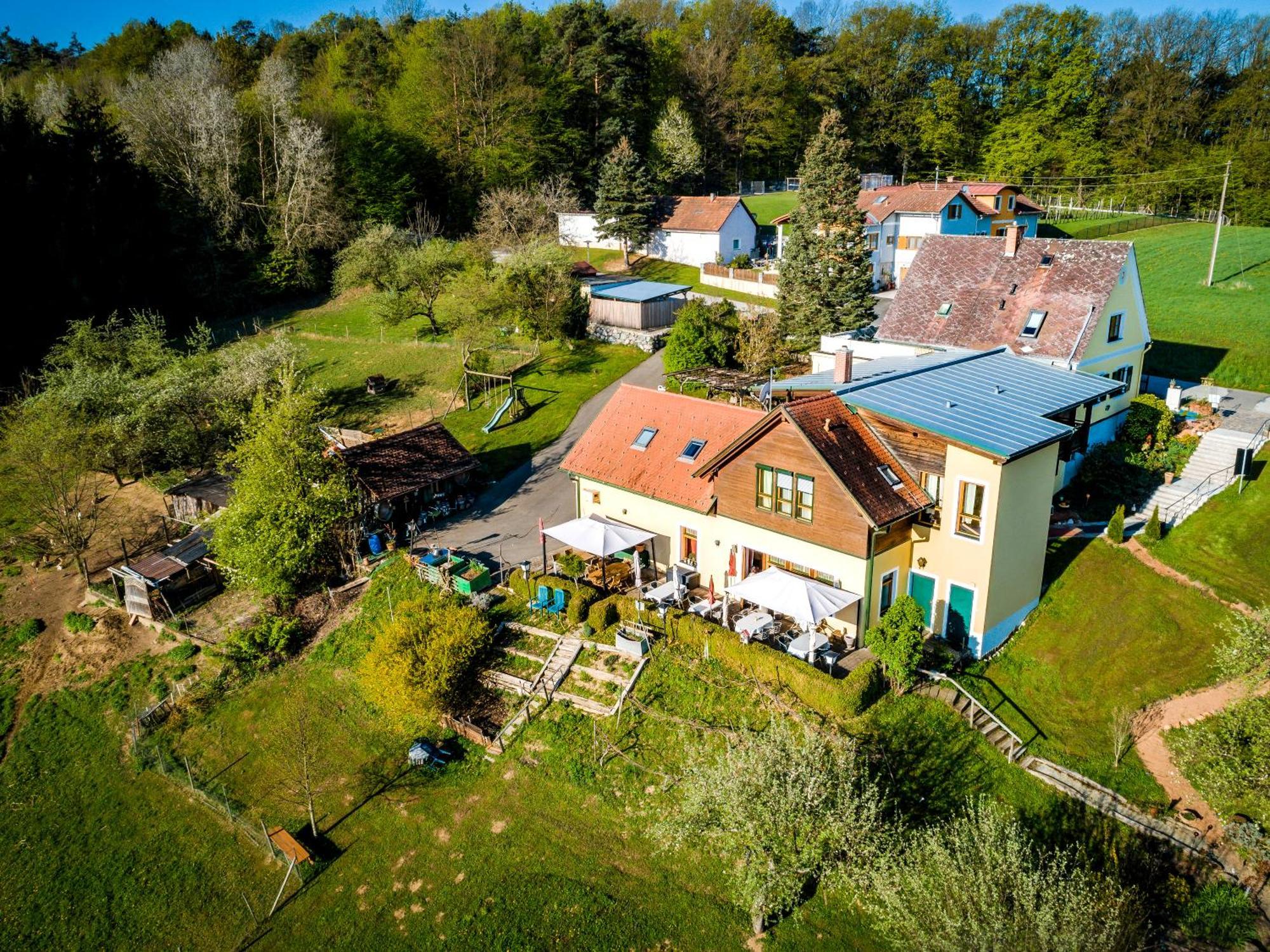 Ferienappartments Landhaus Fuehldichwohl Fehring エクステリア 写真